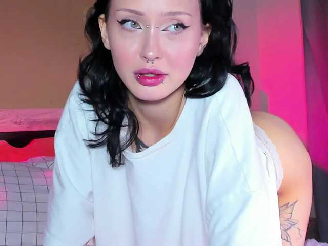 bloomsakura live cam on BongaCams