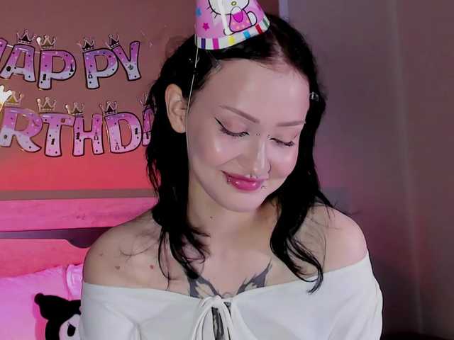 bloomsakura live cam on BongaCams