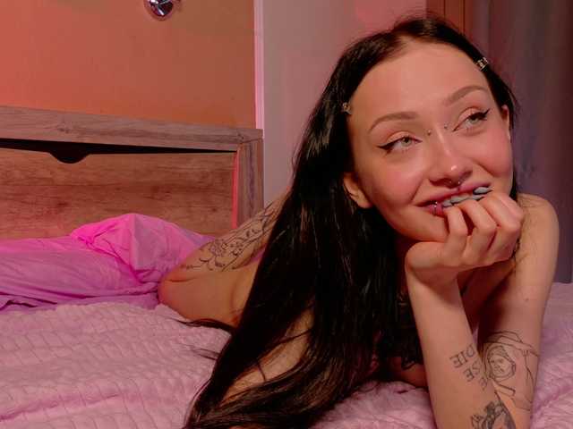 bloomsakura live cam on BongaCams