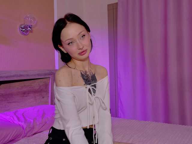 bloomsakura live cam on BongaCams
