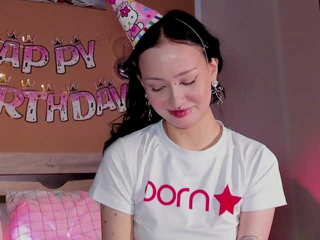 bloomsakura live cam on BongaCams