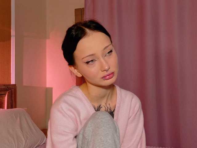 bloomsakura live cam on BongaCams