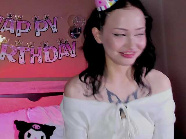 bloomsakura live cam on BongaCams