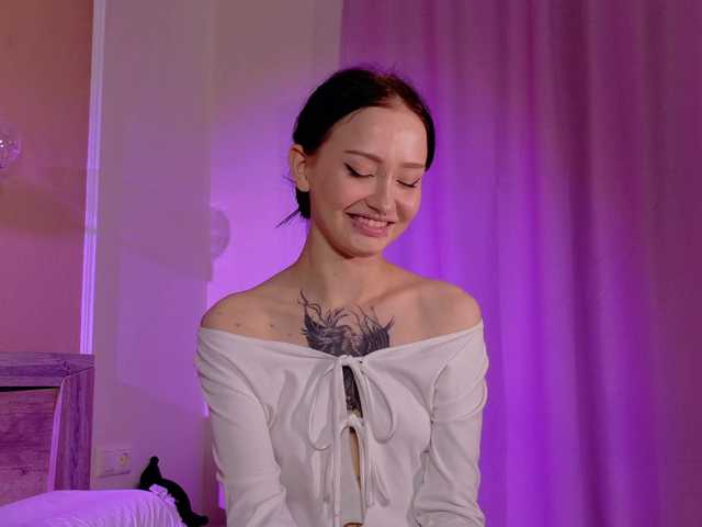 bloomsakura live cam preview