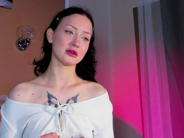 bloomsakura live cam on BongaCams