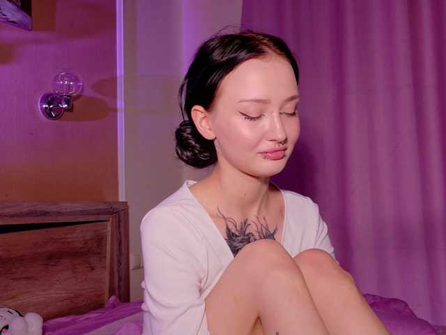 bloomsakura live cam on BongaCams