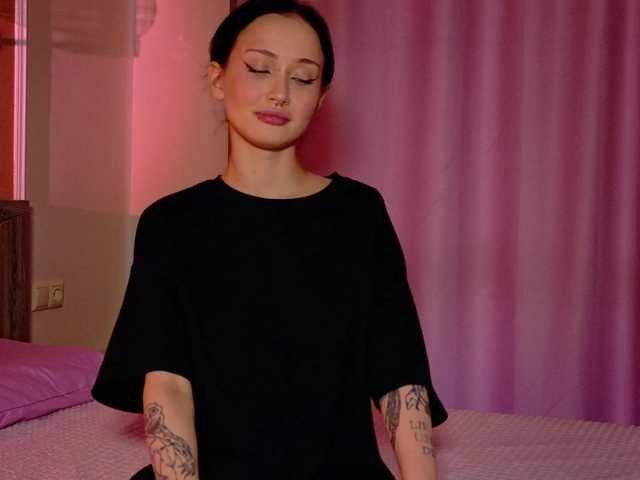 bloomsakura live cam on BongaCams