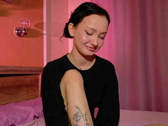 bloomsakura live female cam on bongacams