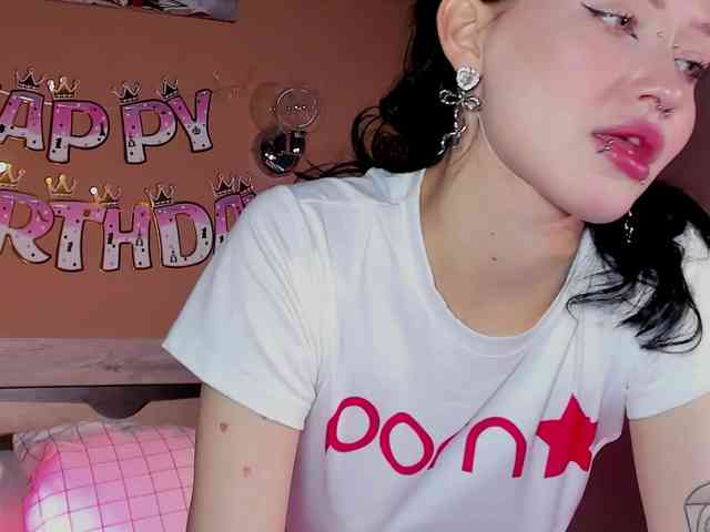 bloomsakura webcam