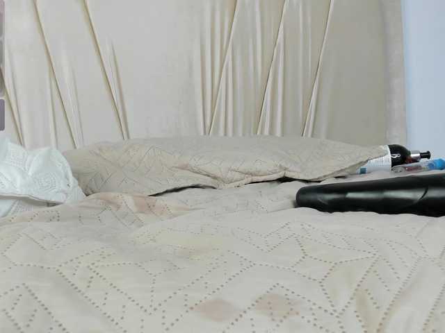 Candy-love live cam on BongaCams