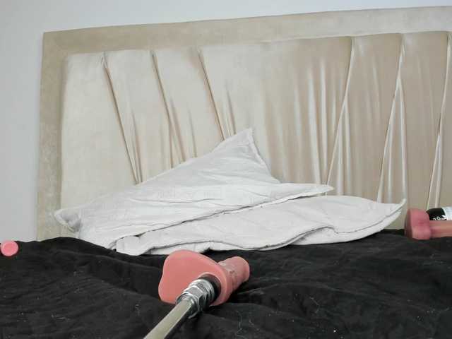 Candy-love live cam on BongaCams