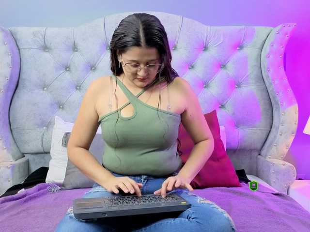 GraceThornton live cam on BongaCams