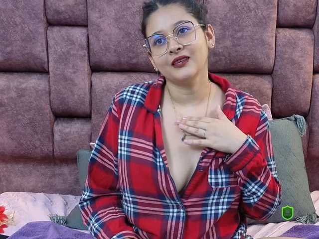 GraceThornton live cam on BongaCams