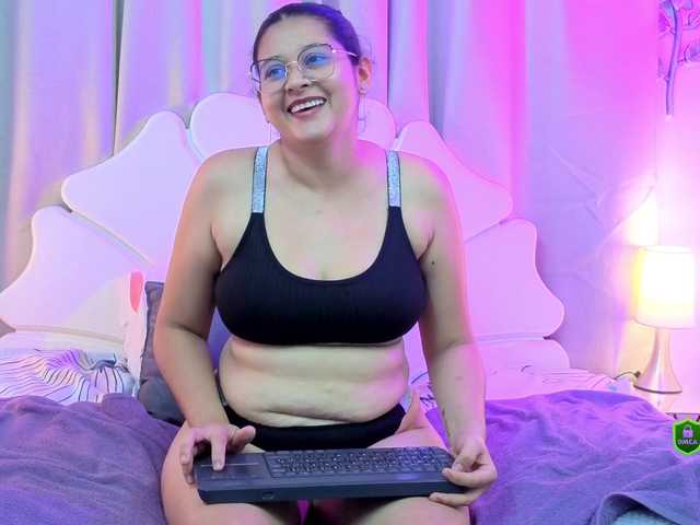 GraceThornton live cam on BongaCams