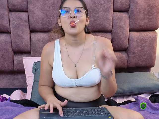 GraceThornton live cam on BongaCams