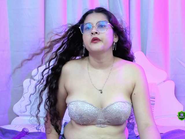 GraceThornton live cam on BongaCams