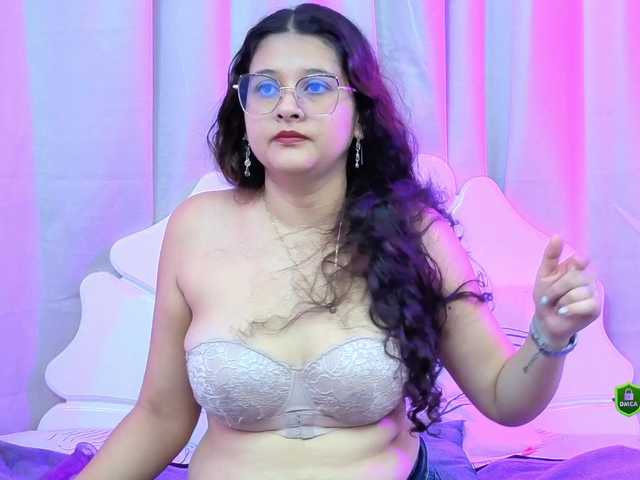 GraceThornton live cam on BongaCams