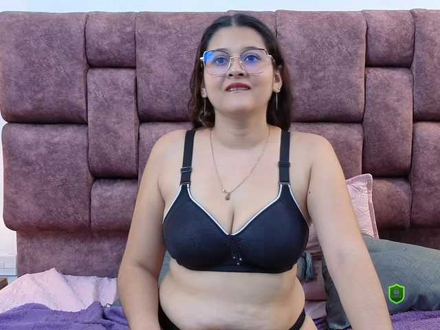 GraceThornton live cam on BongaCams