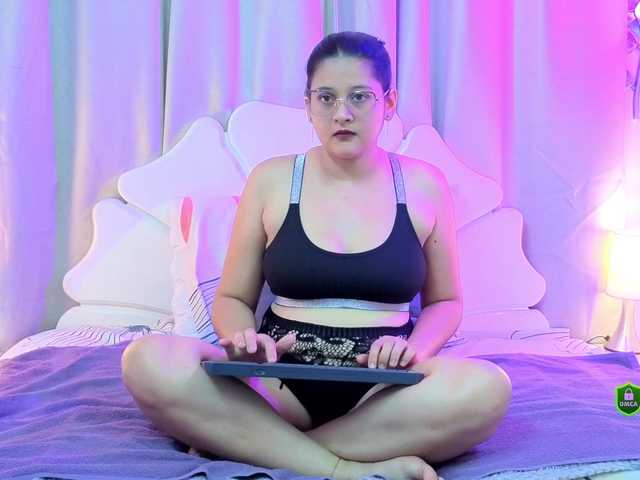 GraceThornton live cam on BongaCams