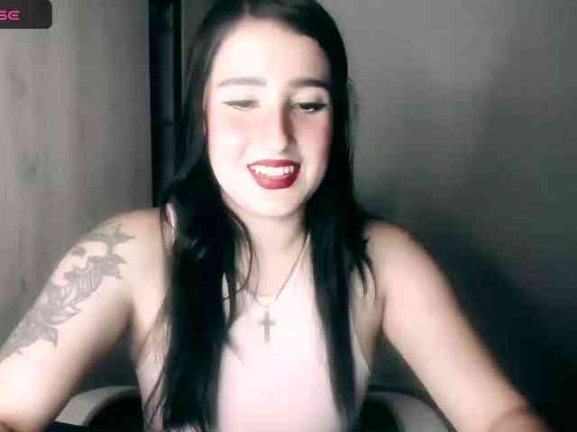 Modelo: LisaNahyanOficial