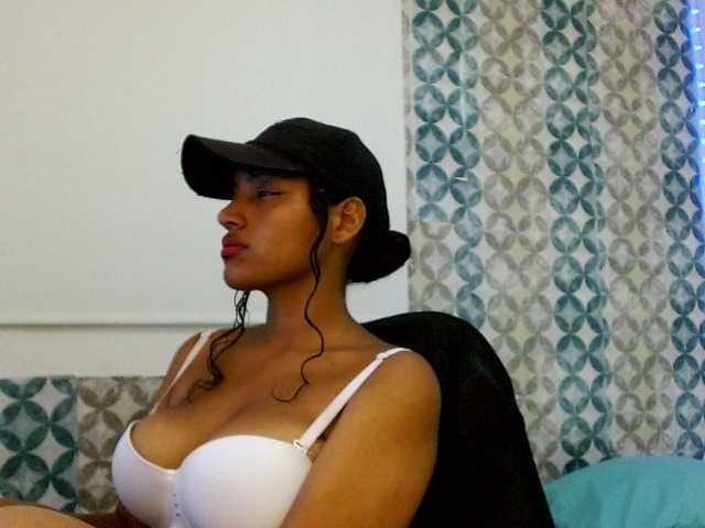 isabellacarson live cam on BongaCams