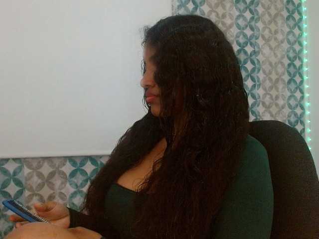 isabellacarson live cam on BongaCams