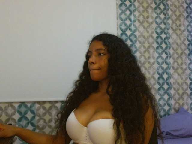 isabellacarson live cam on BongaCams