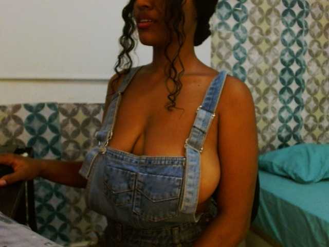 isabellacarson webcam bongacams model stream image