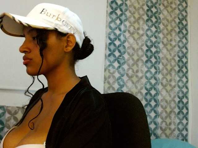 isabellacarson live cam on BongaCams