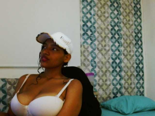 isabellacarson live cam on BongaCams