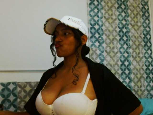 isabellacarson live cam on BongaCams