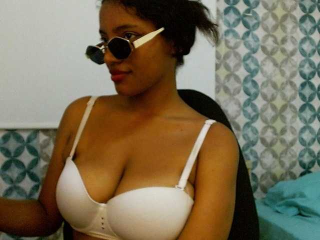isabellacarson live cam on BongaCams