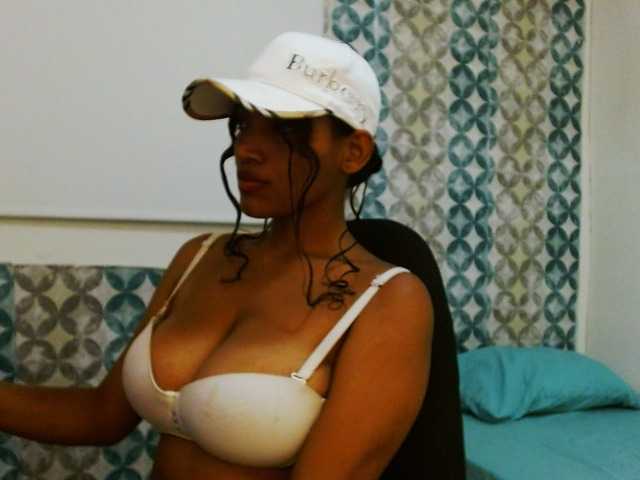 isabellacarson live cam on BongaCams