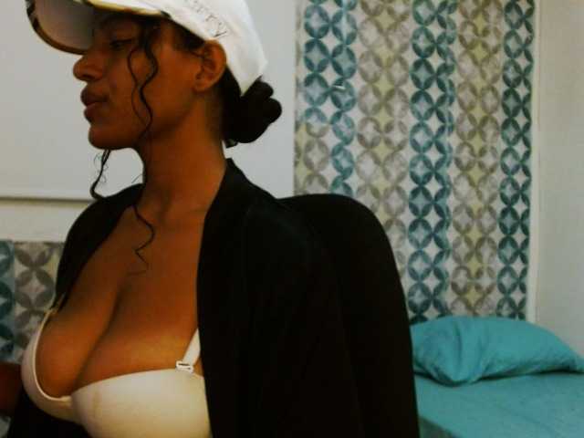 isabellacarson live cam on BongaCams