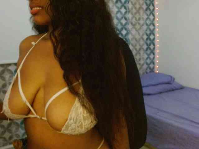 isabellacarson Live Webcam on BongaCams