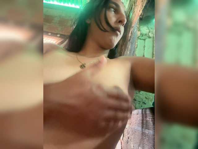 Aleja21 live cam on BongaCams