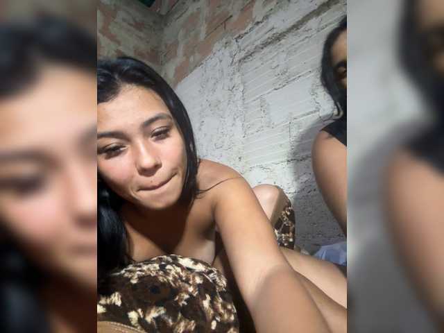 Aleja21 live cam on BongaCams