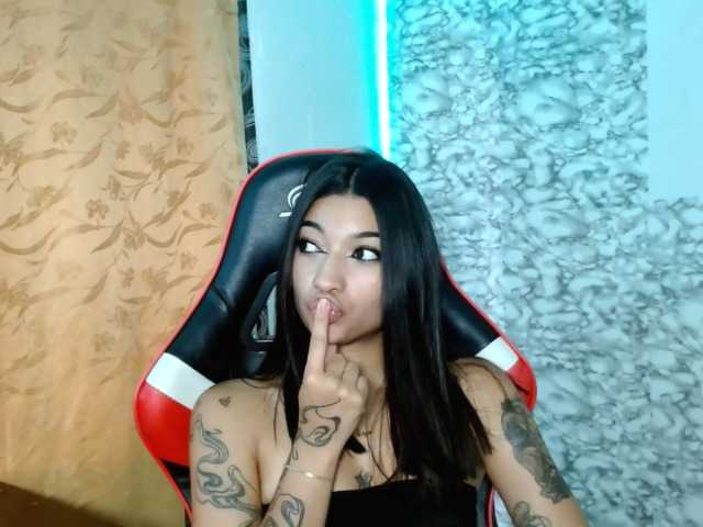Marianamoon11 live cam on BongaCams