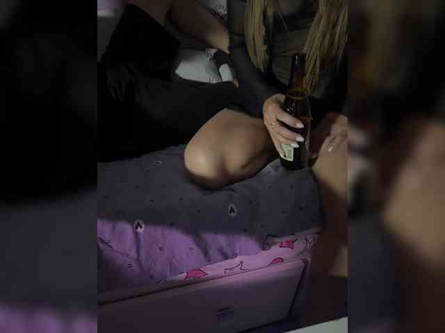 Adamieva1 webcam
