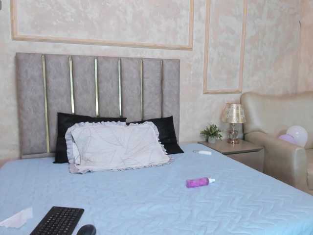 Luciecarter Live Cam on BongaCams