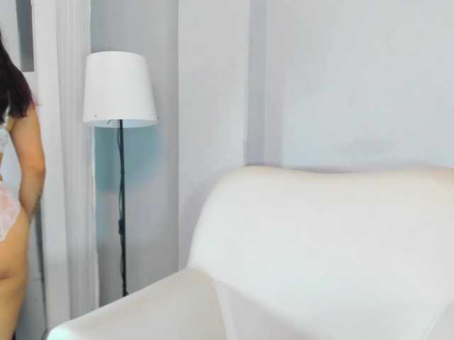 Luciecarter live cam on BongaCams