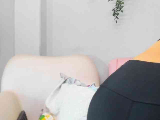 Luciecarter webcam