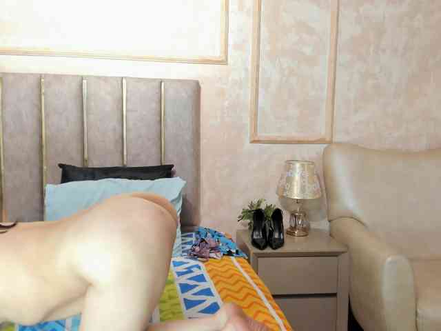 Luciecarter webcam