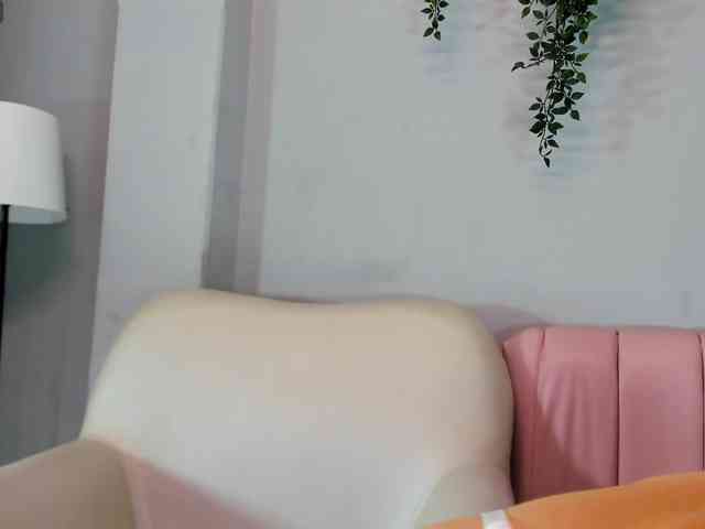 Luciecarter webcam
