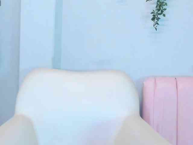 Luciecarter webcam