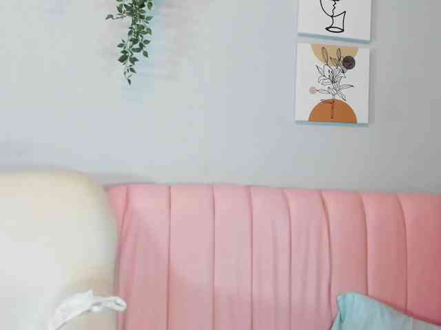 Luciecarter webcam