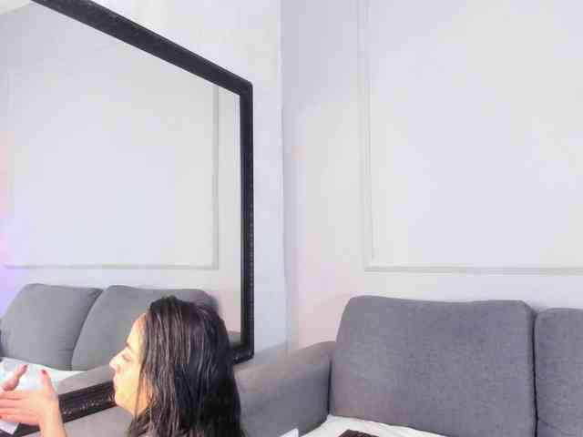 Luciecarter webcam