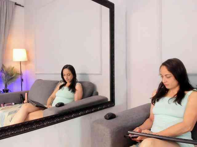 Luciecarter webcam