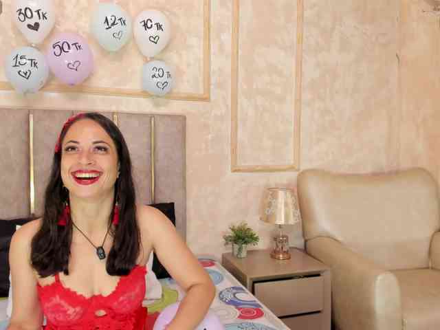Luciecarter webcam