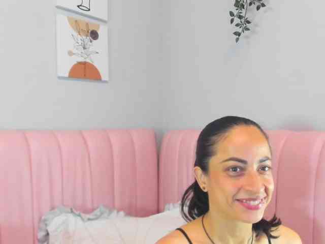 Luciecarter webcam